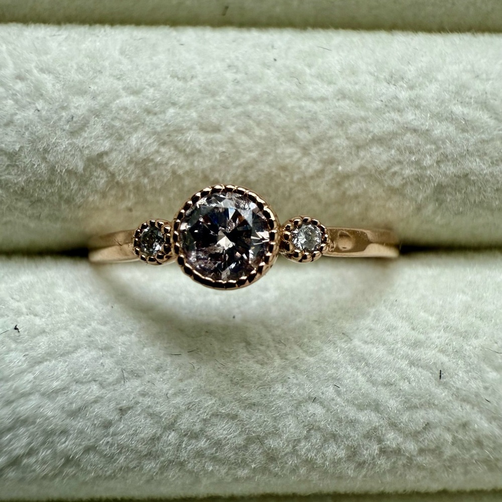 🚫SOLD🚫 18K Solid Gold 3 Diamond Ring Size 6.5 - Picture 6 of 13